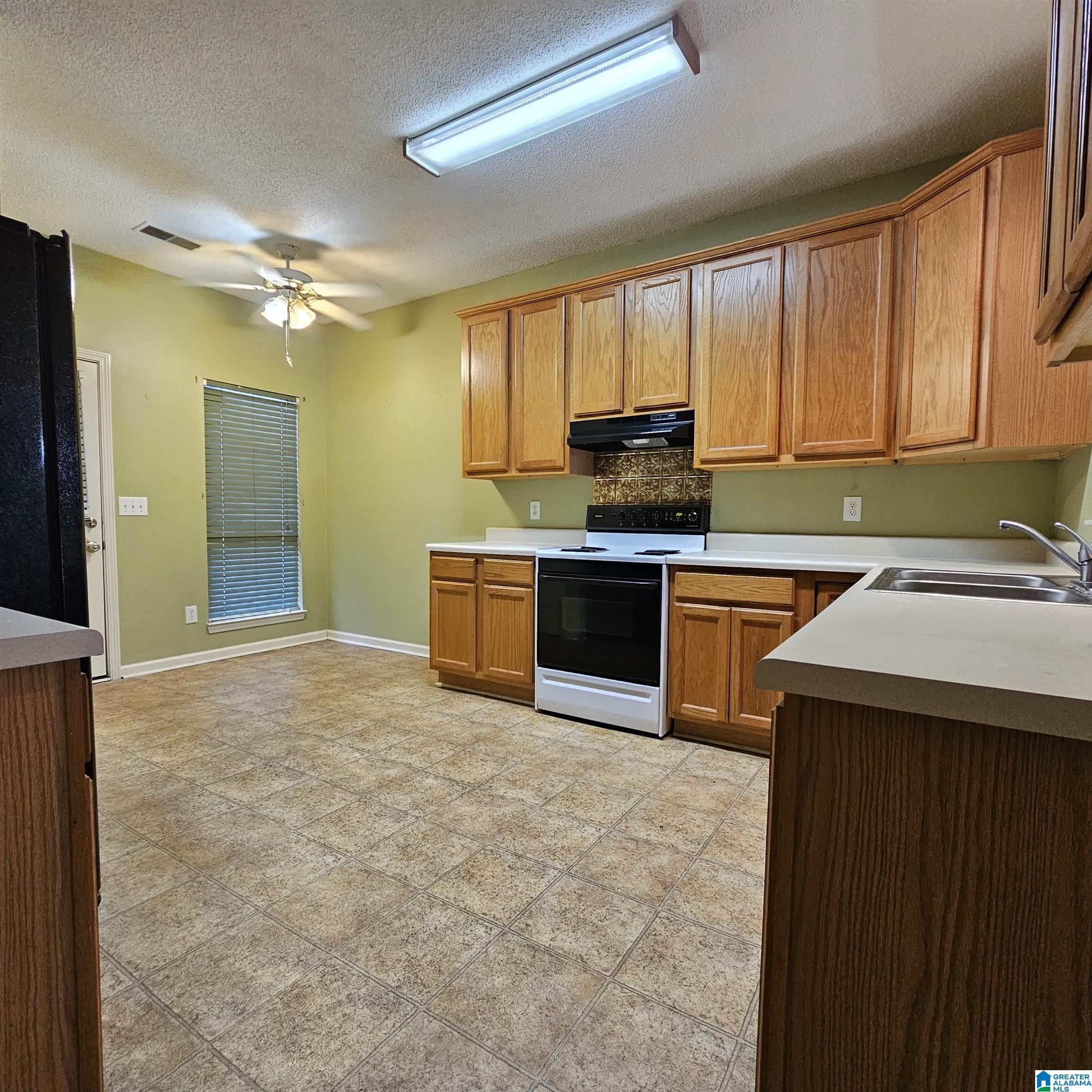 1809 Copperfield Lane Center Point, AL 35215 - Photo 12 of 35