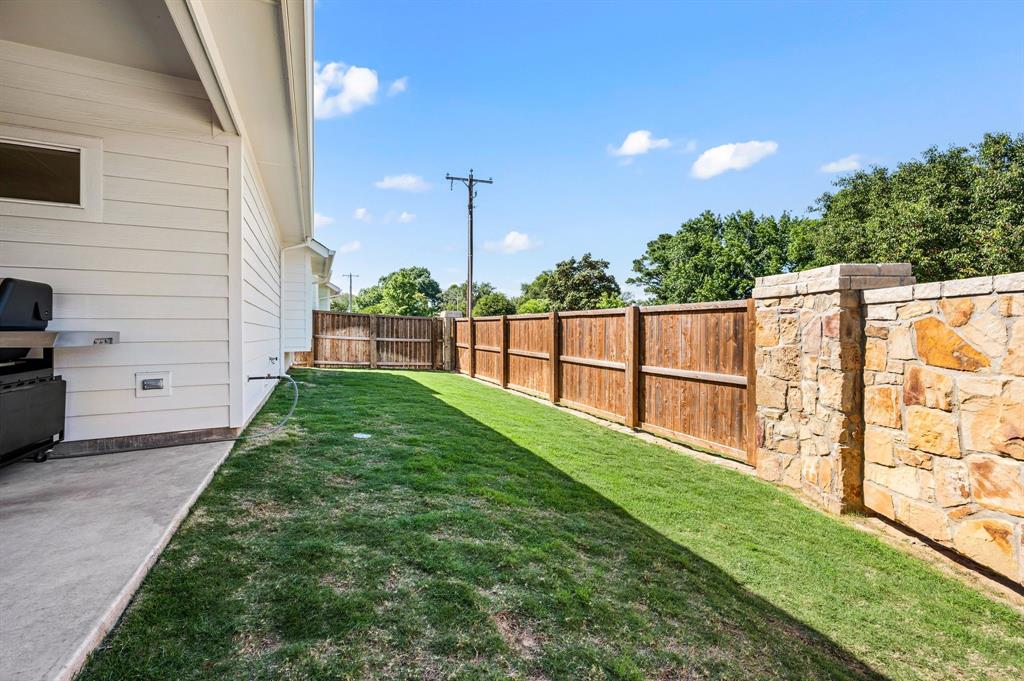 1002 Meadowbend Loop South Grapevine, TX 76051 - Photo 33 of 39