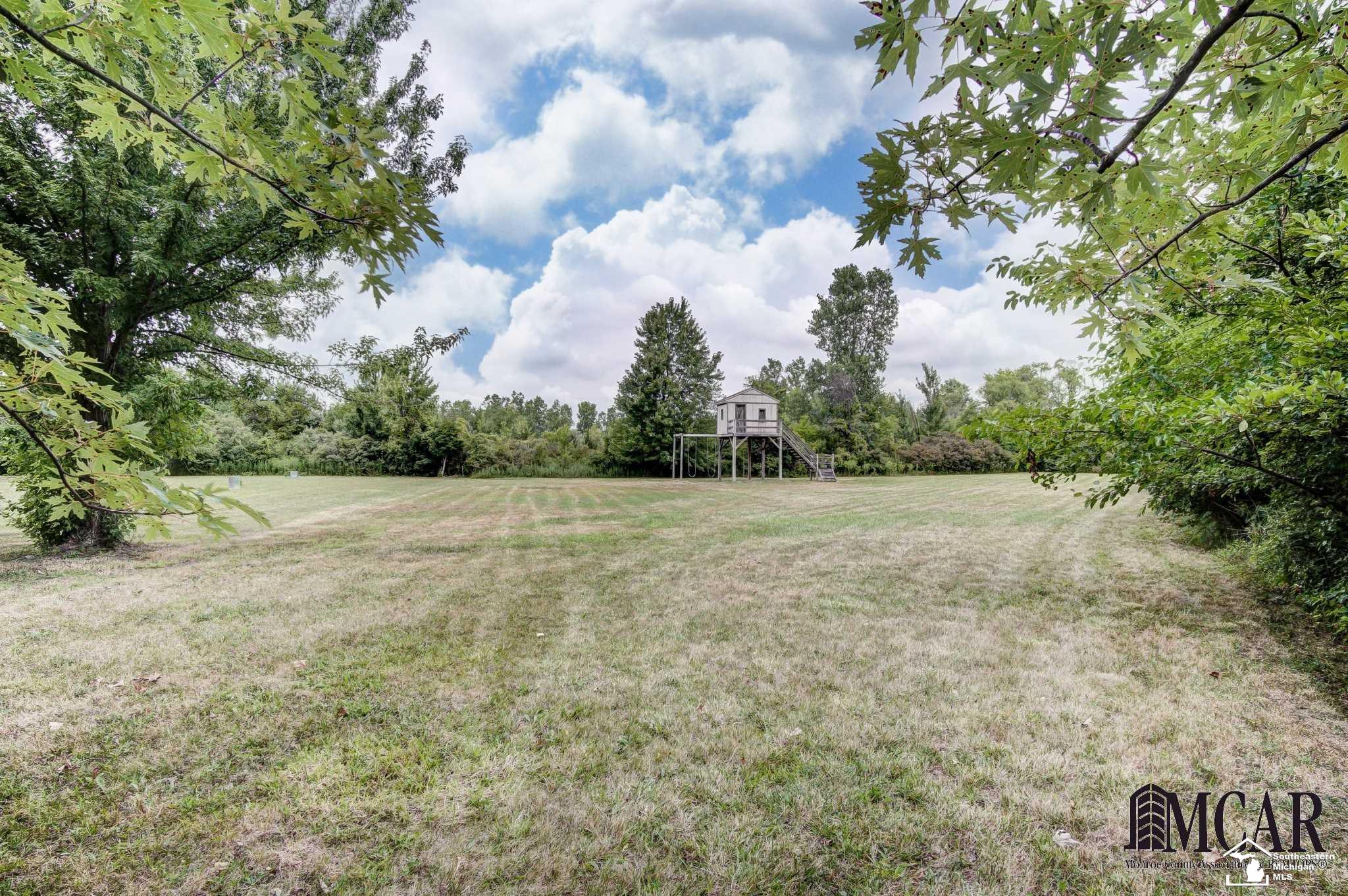 1060 West Morocco Road Temperance, MI 48182 - Photo 42 of 44 21496821-41.JPG