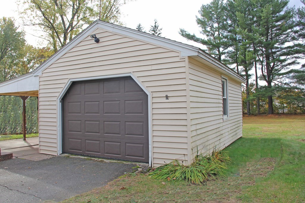 164 Montgomery Road Westfield, MA 01085 - Photo 3 of 27 Gallery Image 3