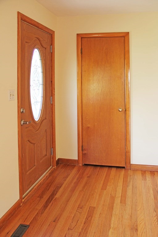 164 Montgomery Road Westfield, MA 01085 - Photo 6 of 27 Gallery Image 6