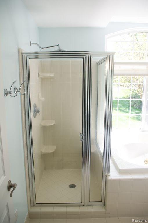 3377 Hazelton Avenue Rochester, MI 48307 - Photo 19 of 50 19masterbath.jpg