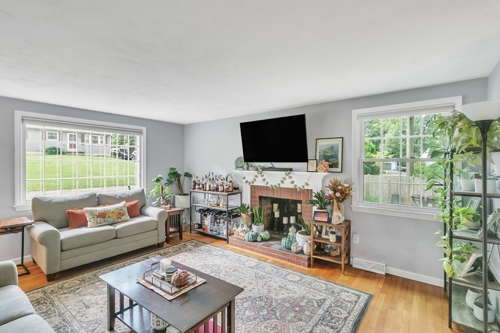 34 Jeanne Marie Street Springfield, MA 01129 - Photo 12 of 35 Gallery Image 12