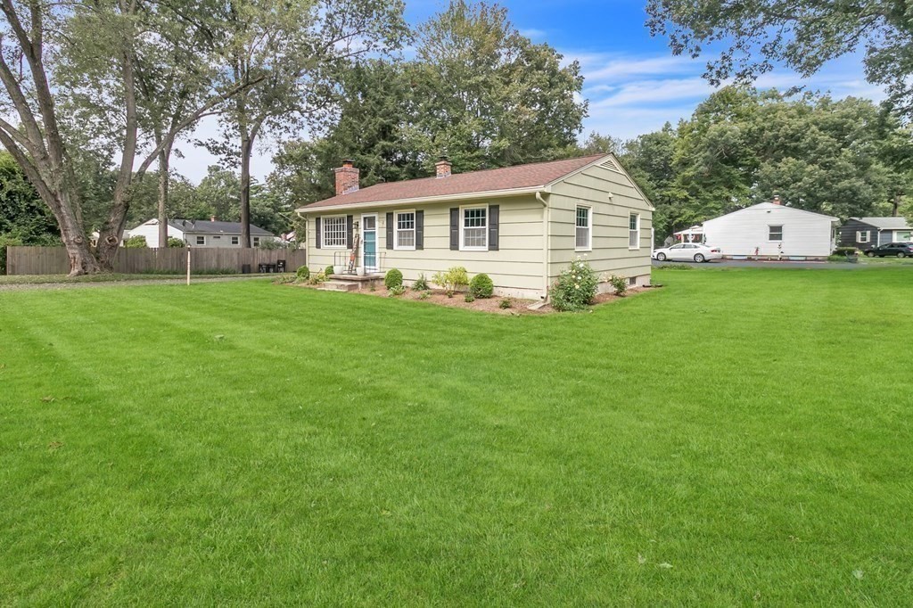 34 Jeanne Marie Street Springfield, MA 01129 - Photo 2 of 35 Gallery Image 2