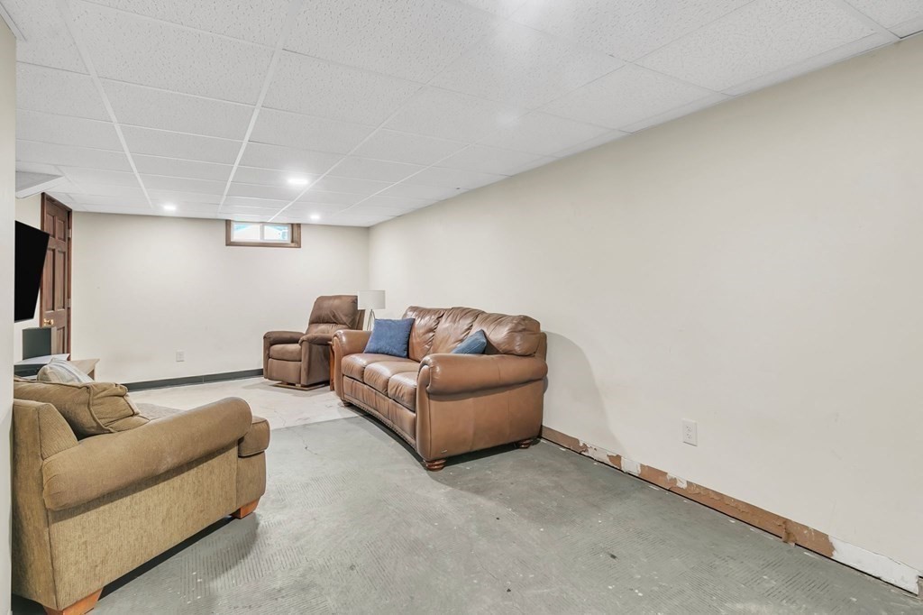 34 Jeanne Marie Street Springfield, MA 01129 - Photo 27 of 35 Gallery Image 27