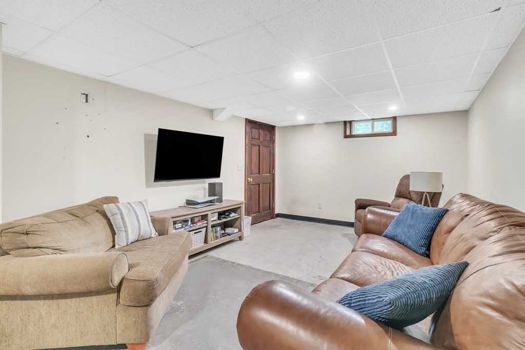 34 Jeanne Marie Street Springfield, MA 01129 - Photo 28 of 35 Gallery Image 28