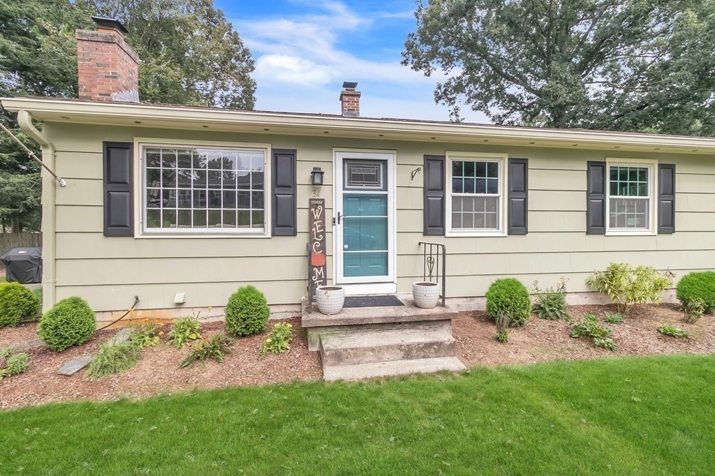 34 Jeanne Marie Street Springfield, MA 01129 - Photo 3 of 35 Gallery Image 3
