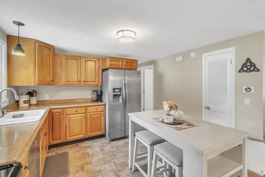 34 Jeanne Marie Street Springfield, MA 01129 - Photo 9 of 35 Gallery Image 9