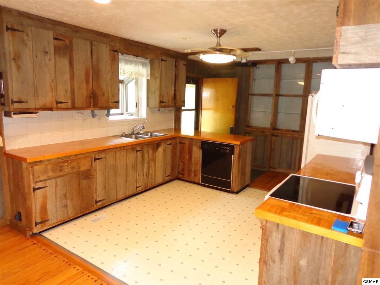 512 Cline Road Dandridge, TN 37725 - Photo 5 of 36 Gallery Image 5