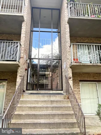 $2,115 | 7965 Audubon Avenue, Unit 202, Alexandria, VA 22306