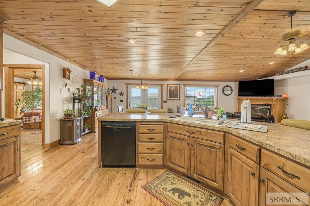 4548 East 250 North Rigby, ID 83442 - Photo 17 of 72 Kitchen