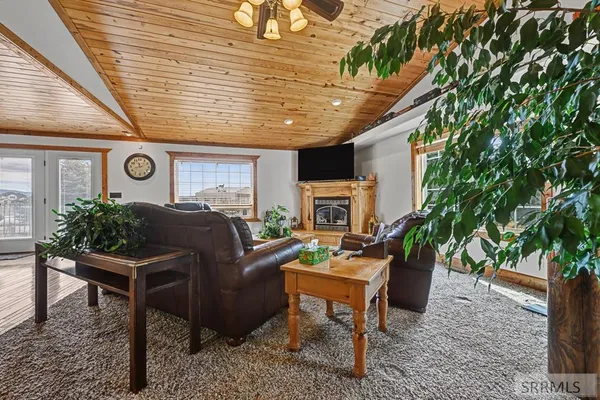 $1,085,000 | 4548 East 250 North, Rigby, ID 83442