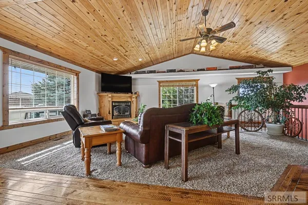 $1,085,000 | 4548 East 250 North, Rigby, ID 83442