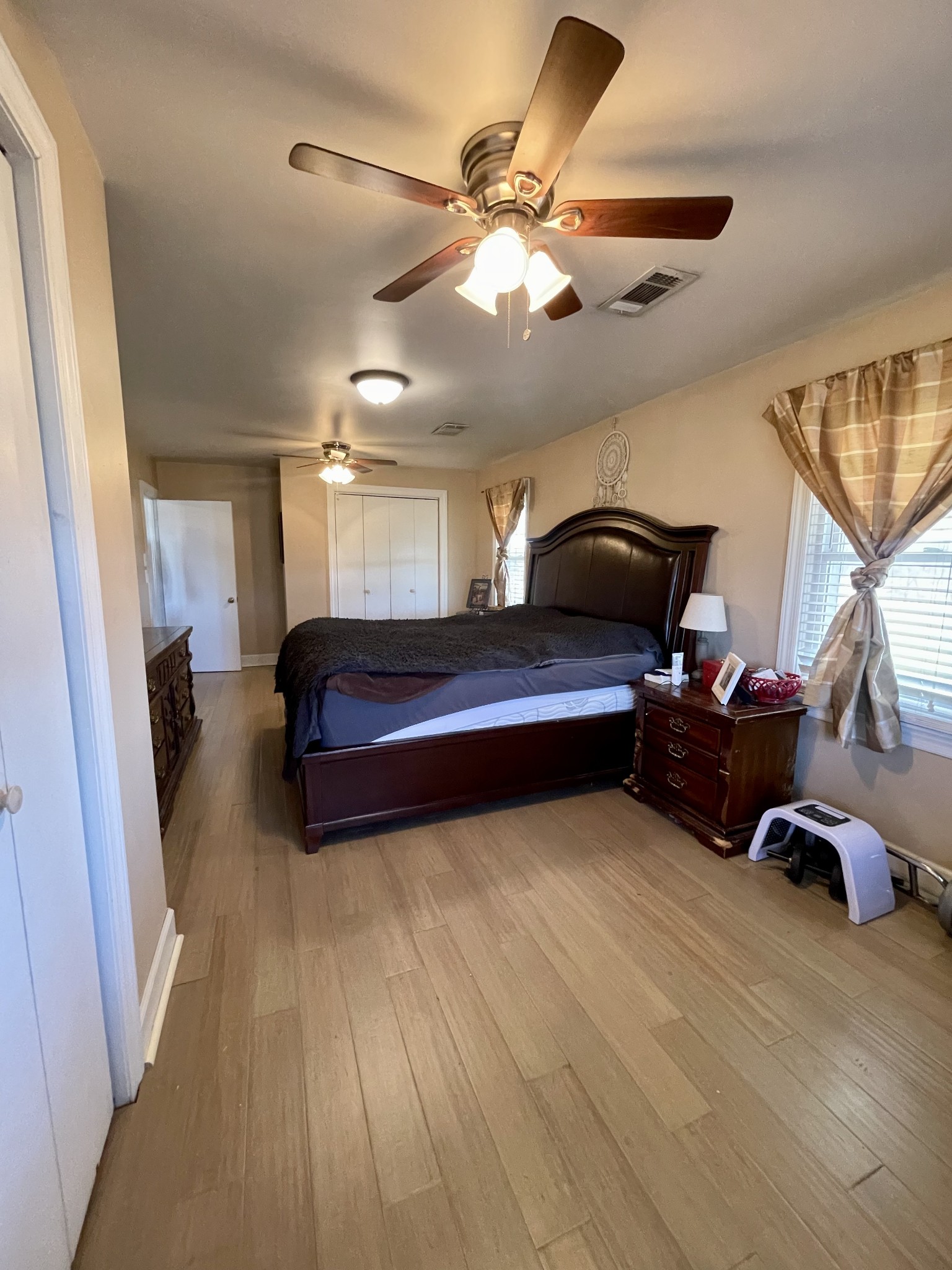 968 West Point Road Lawrenceburg, TN 38464 - Photo 19 of 21 a living room with furniture and a ceiling fan