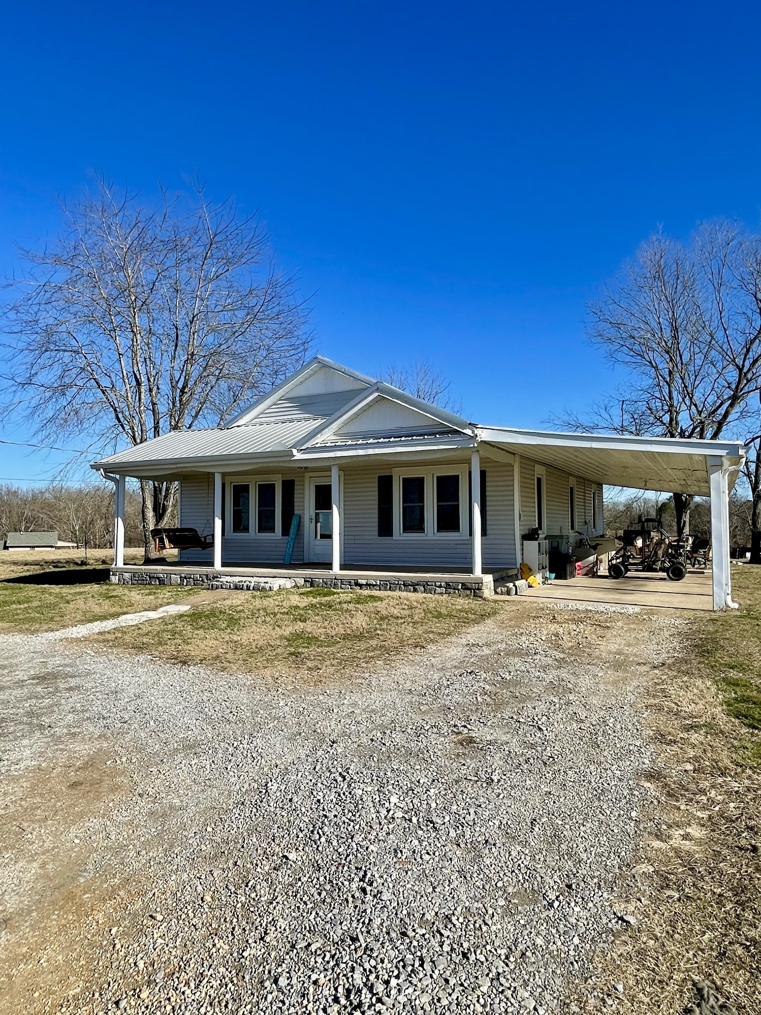 968 West Point Road Lawrenceburg, TN 38464 - Photo 2 of 21 a front view of a house with a yard