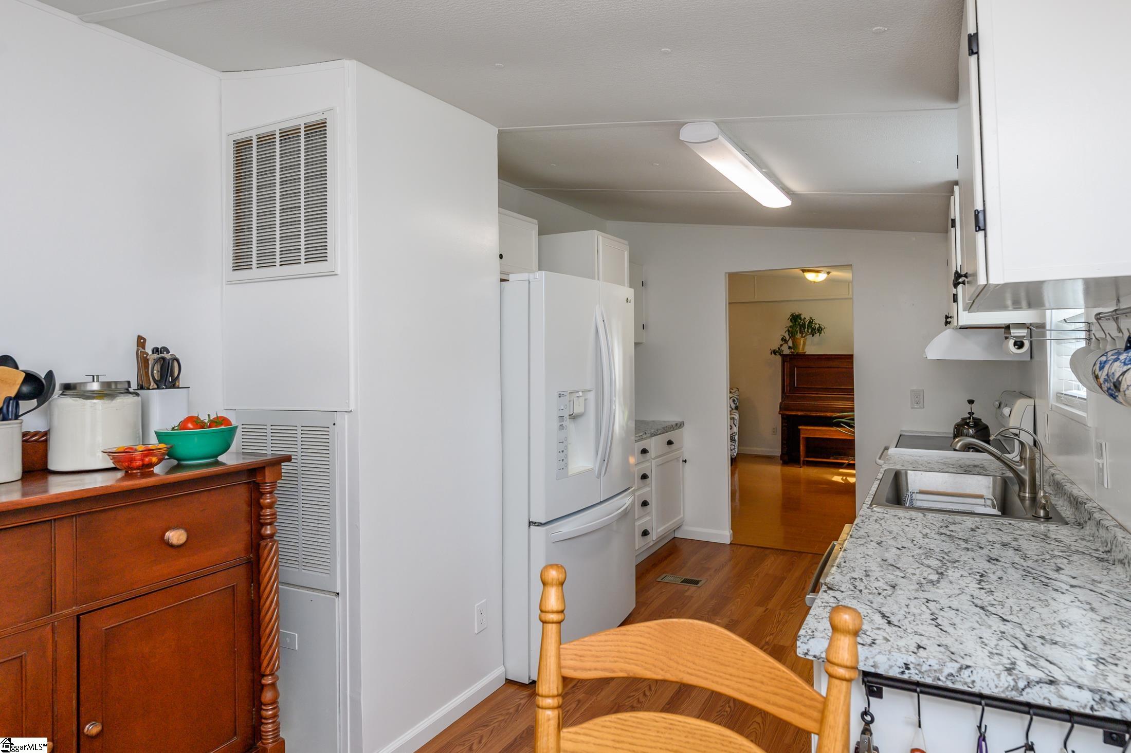 548 Hipps Road Simpsonville, SC 29680 - Photo 11 of 25