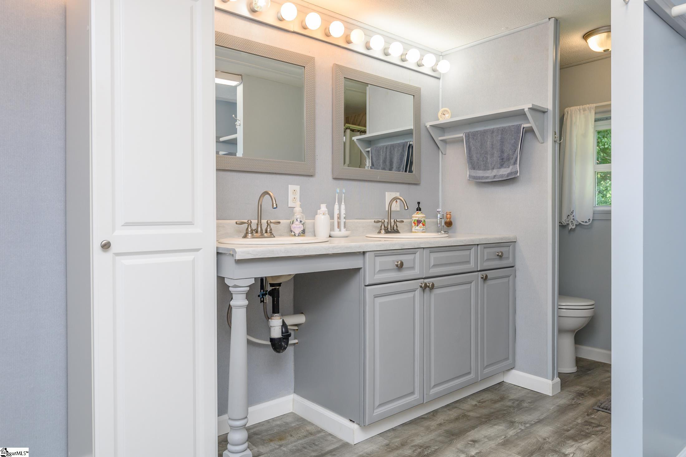 548 Hipps Road Simpsonville, SC 29680 - Photo 15 of 25