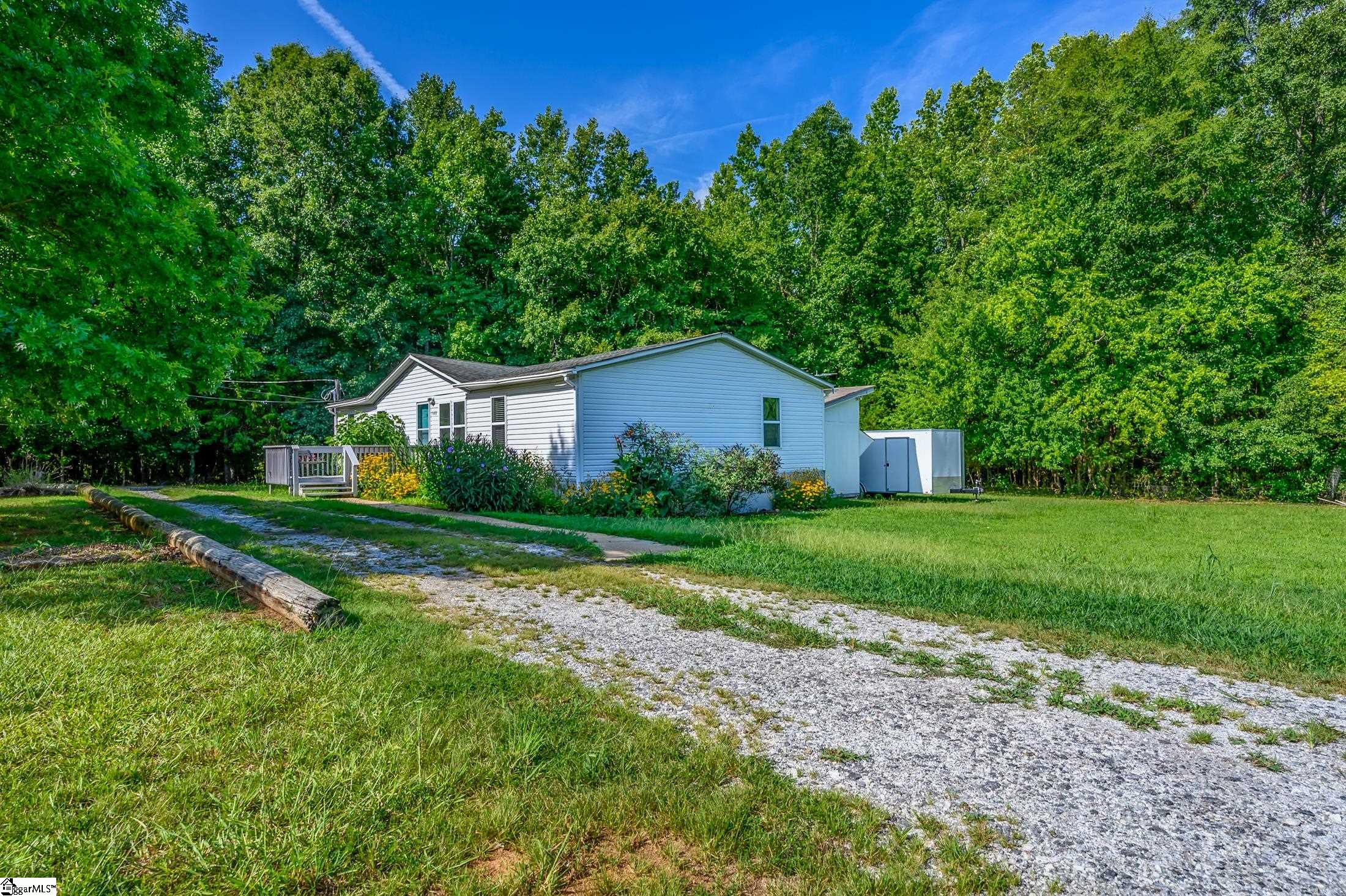 548 Hipps Road Simpsonville, SC 29680 - Photo 2 of 25
