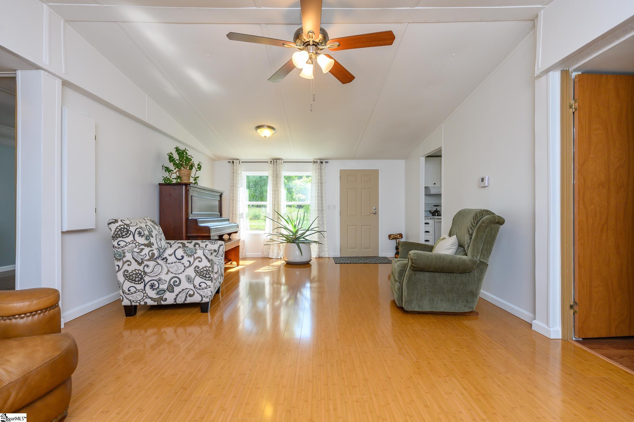 548 Hipps Road Simpsonville, SC 29680 - Photo 5 of 25