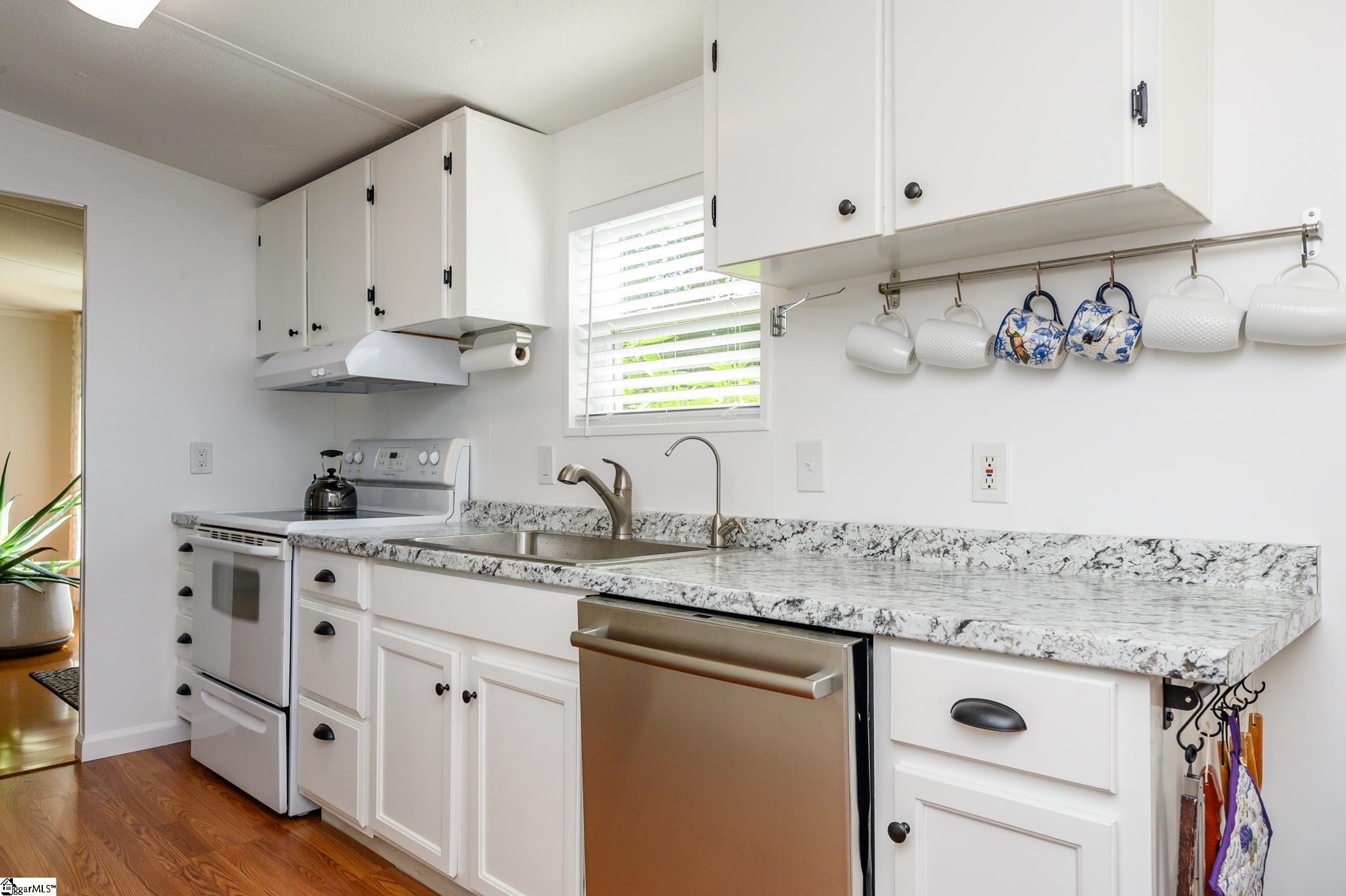 548 Hipps Road Simpsonville, SC 29680 - Photo 8 of 25