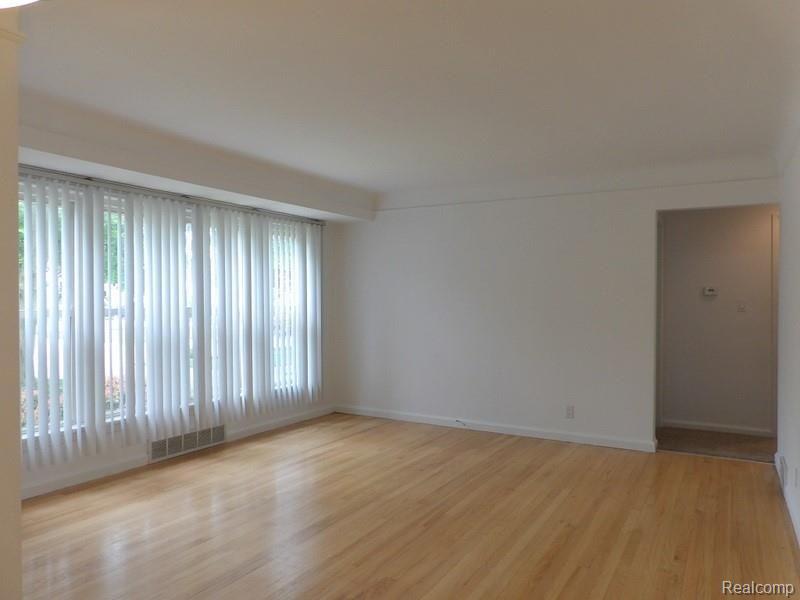 15418 Champaign Road Allen Park, MI 48101 - Photo 14 of 37