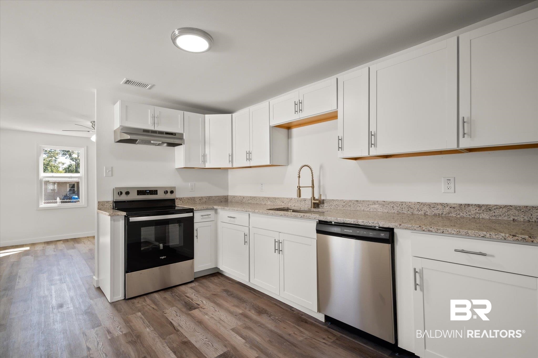 458 Fourth Avenue Mobile, AL 36611 - Photo 5 of 17