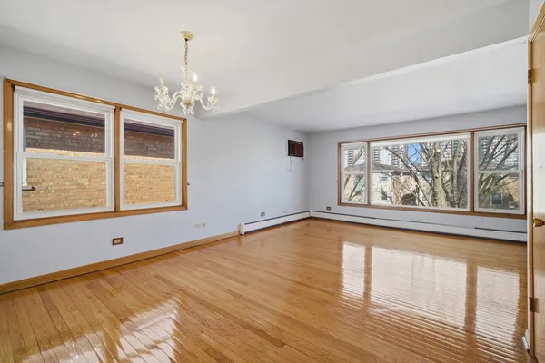 $2,100 | 8645 West Summerdale Avenue, Unit 3, Chicago, IL 60656