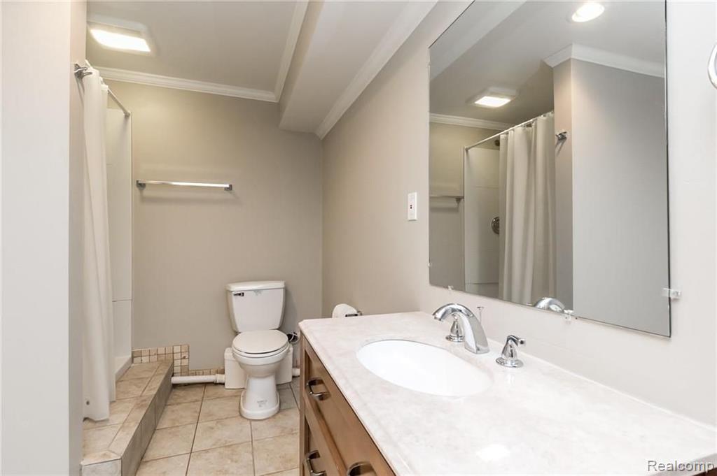 32740 Raphael Road Farmington, MI 48336 - Photo 31 of 36