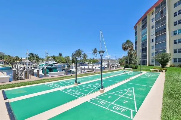 $2,100 | 2731 Northeast 14th Street Causeway, Unit 412, Pompano Beach, FL 33062
