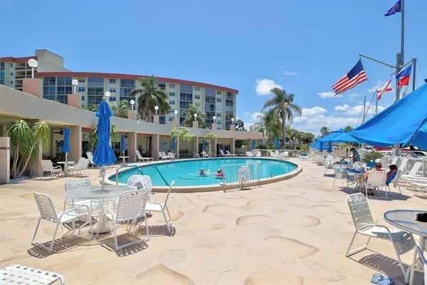 $2,100 | 2731 Northeast 14th Street Causeway, Unit 412, Pompano Beach, FL 33062