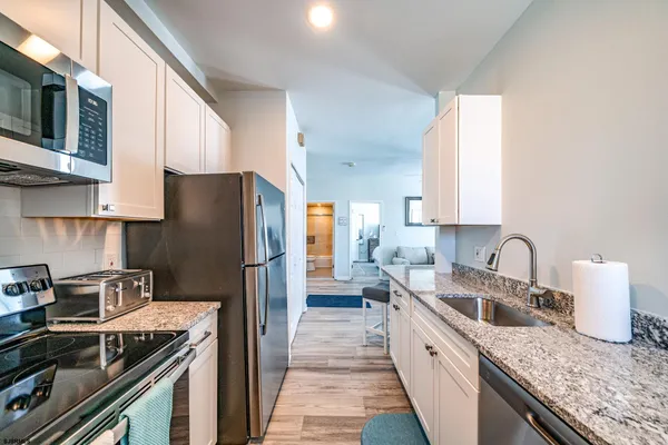 $2,200 | 986 Boardwalk, Unit A, Ocean City, NJ 08226