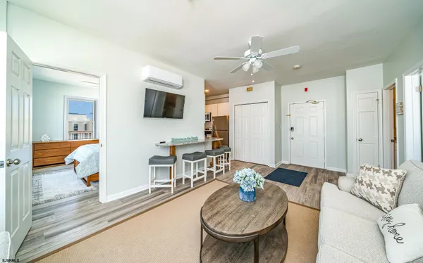 $2,200 | 986 Boardwalk, Unit A, Ocean City, NJ 08226