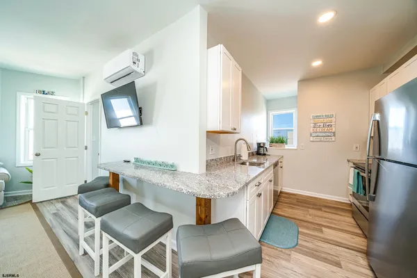 $2,200 | 986 Boardwalk, Unit A, Ocean City, NJ 08226