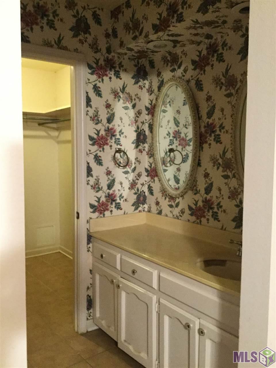 2918 Tall Timbers Road Baton Rouge, LA 70816 - Photo 5 of 9 Master Bath Vanity view