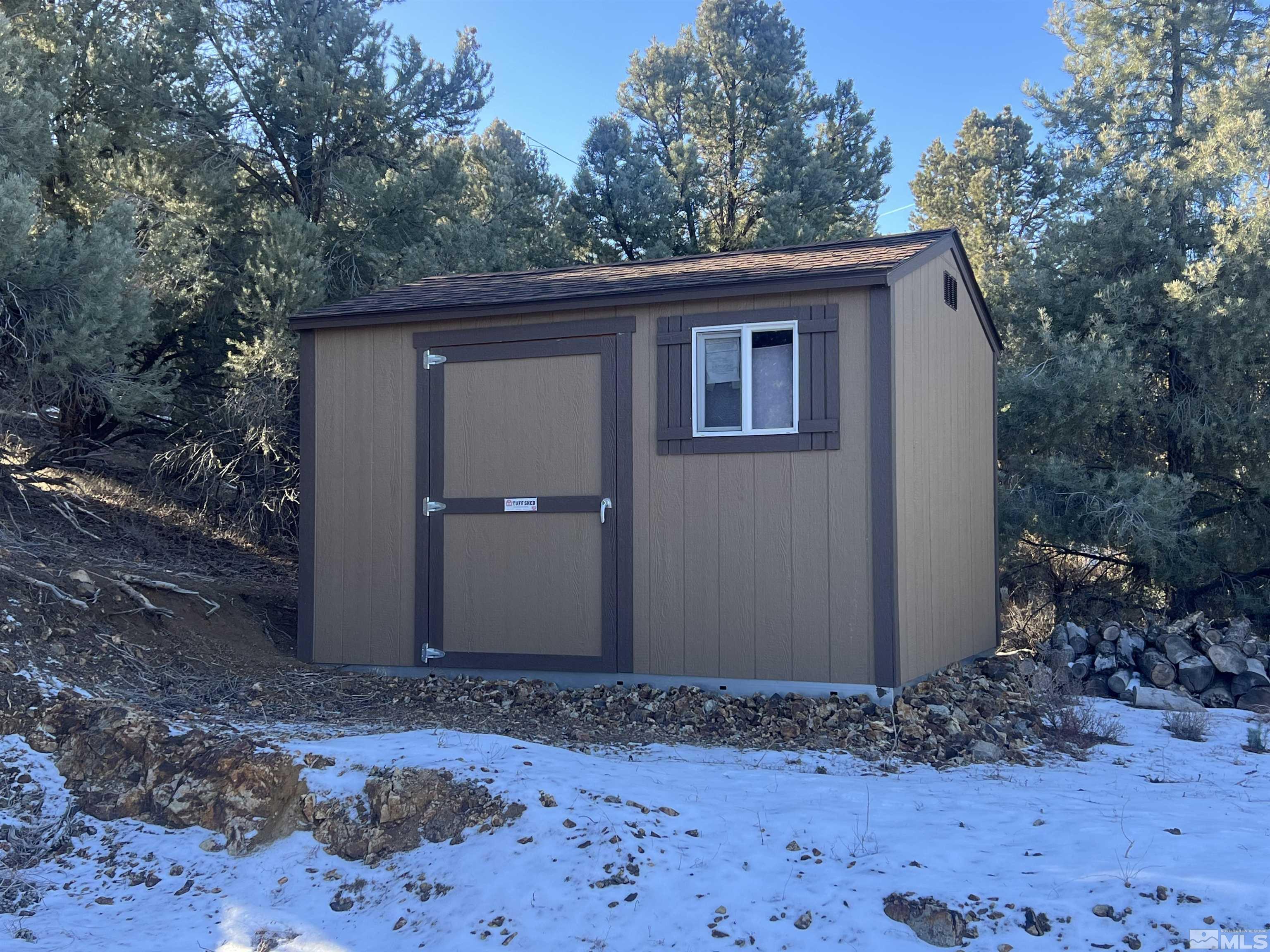 1795 Empire Road Reno, NV 89521 - Photo 4 of 11 a backyard of a house
