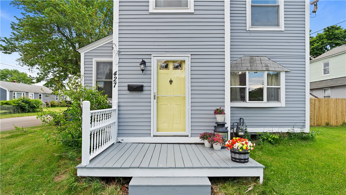 427 Elm Street Warwick, RI 02888 - Photo 4 of 36