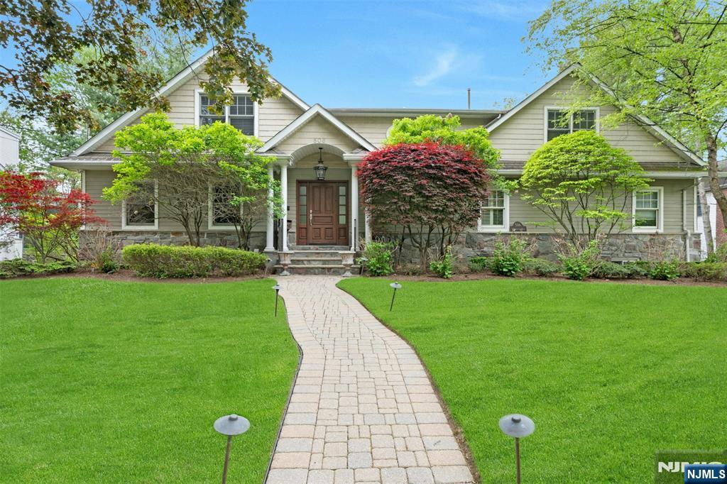 506 Sunderland Road Teaneck, NJ 07666 - Photo 1 of 42