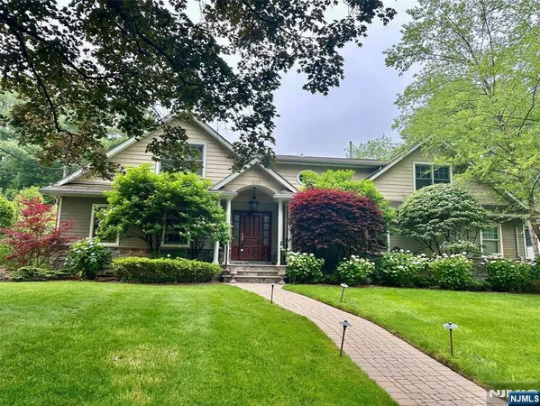$1,979,000 | 506 Sunderland Road, Teaneck, NJ 07666