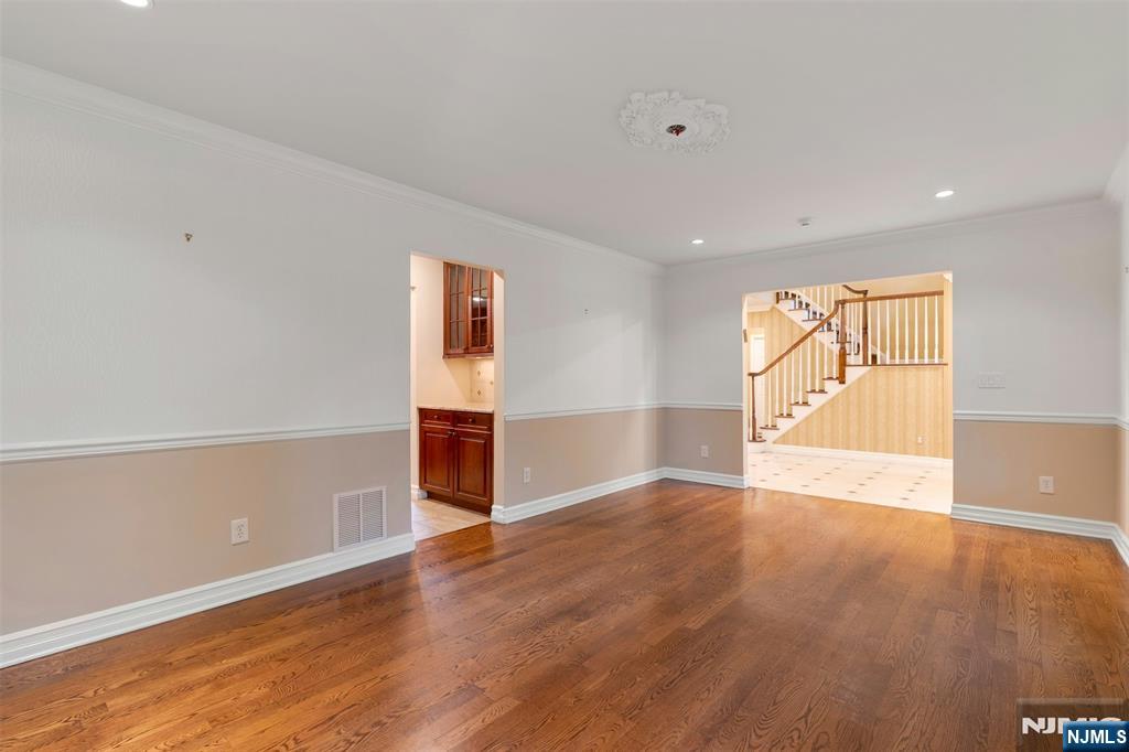 506 Sunderland Road Teaneck, NJ 07666 - Photo 15 of 42