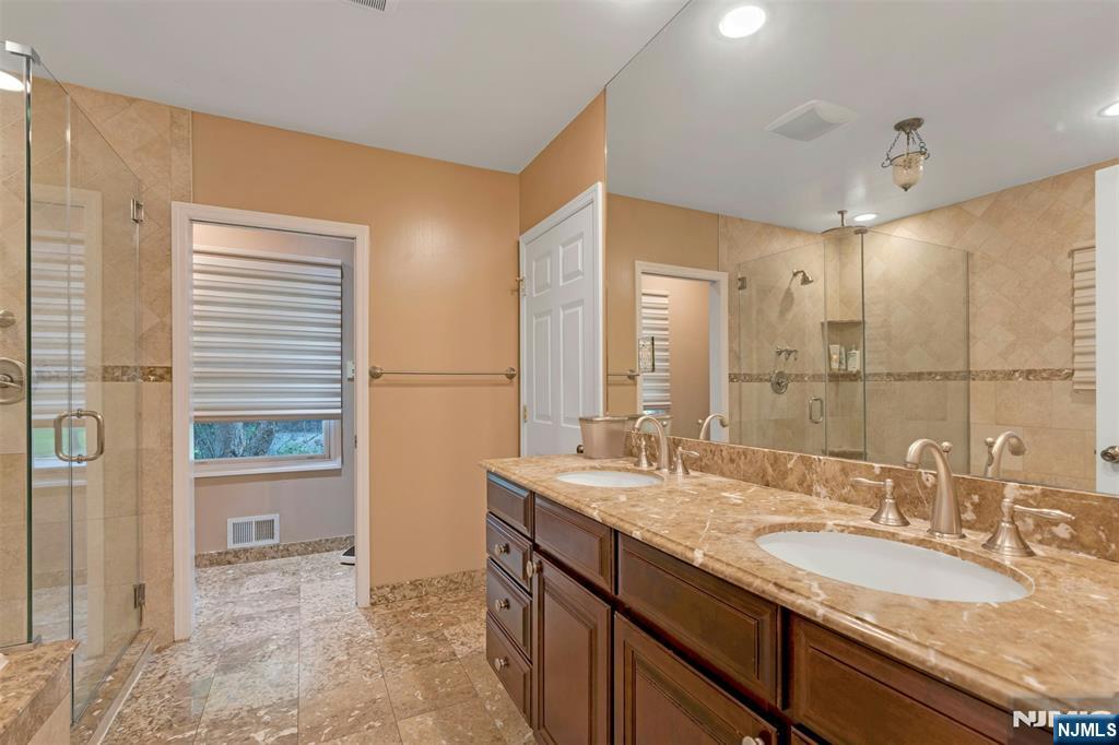 506 Sunderland Road Teaneck, NJ 07666 - Photo 21 of 42