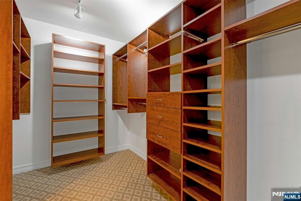 506 Sunderland Road Teaneck, NJ 07666 - Photo 23 of 42
