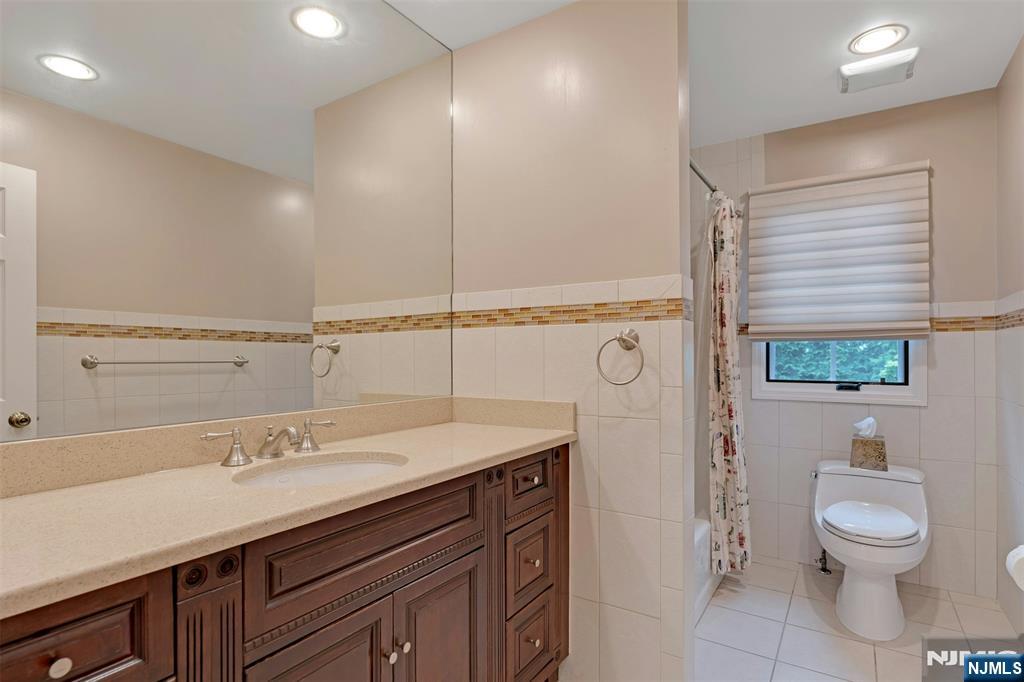 506 Sunderland Road Teaneck, NJ 07666 - Photo 28 of 42