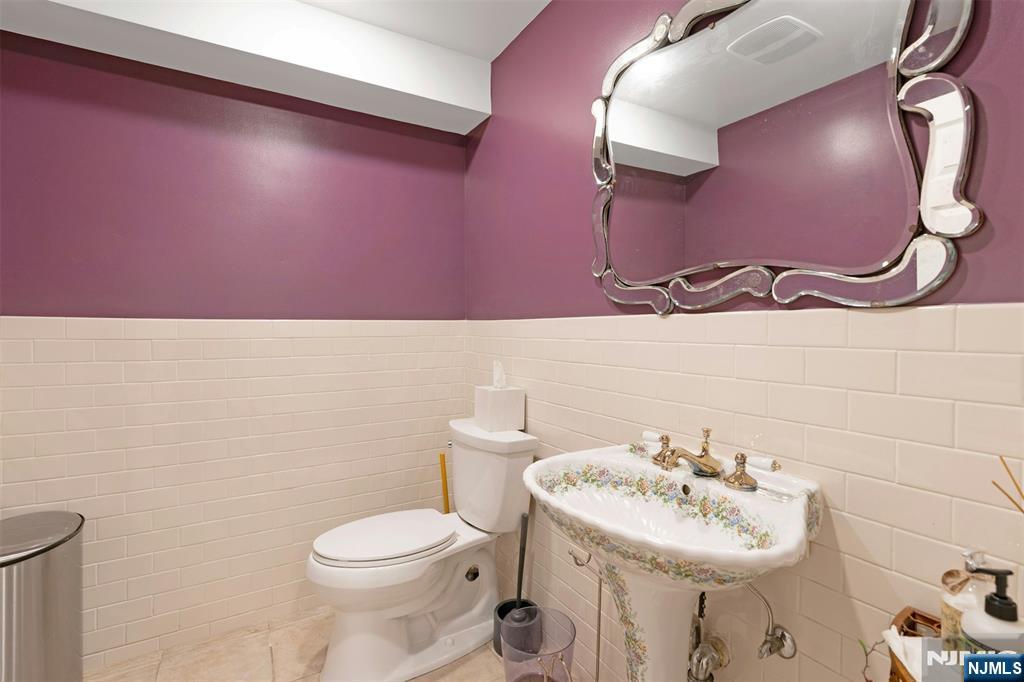 506 Sunderland Road Teaneck, NJ 07666 - Photo 33 of 42