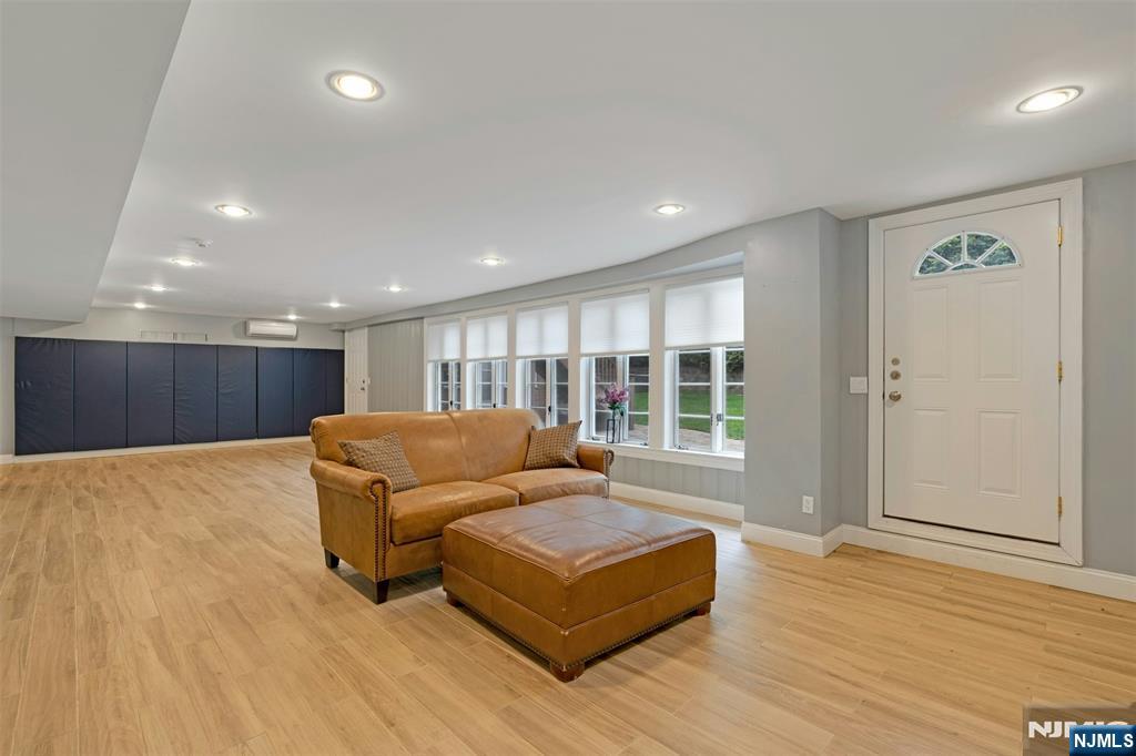 506 Sunderland Road Teaneck, NJ 07666 - Photo 34 of 42