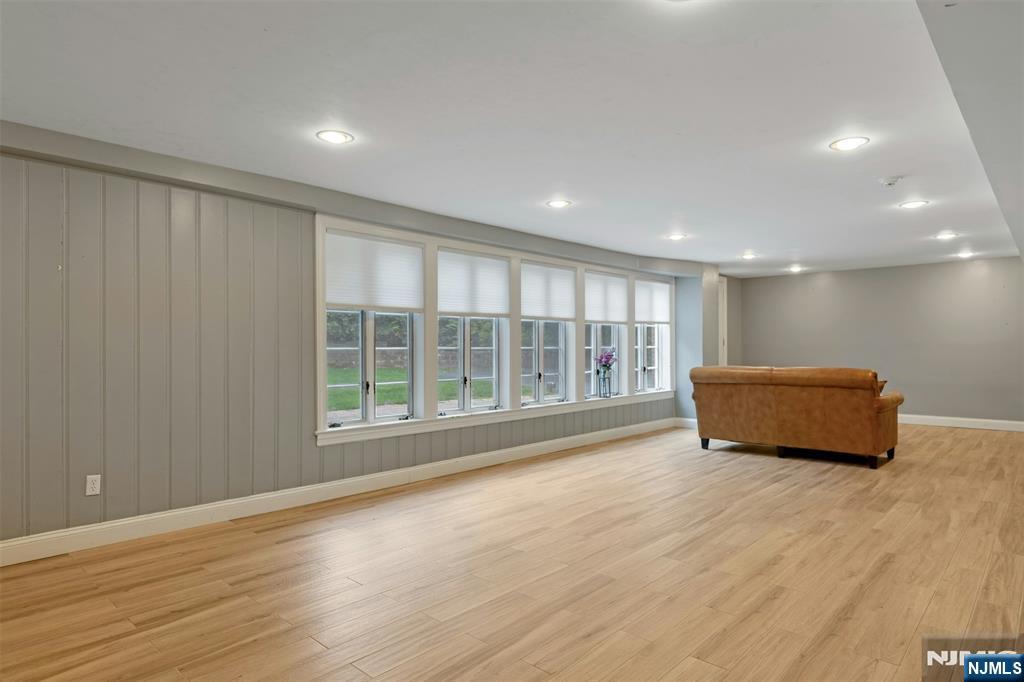 506 Sunderland Road Teaneck, NJ 07666 - Photo 36 of 42