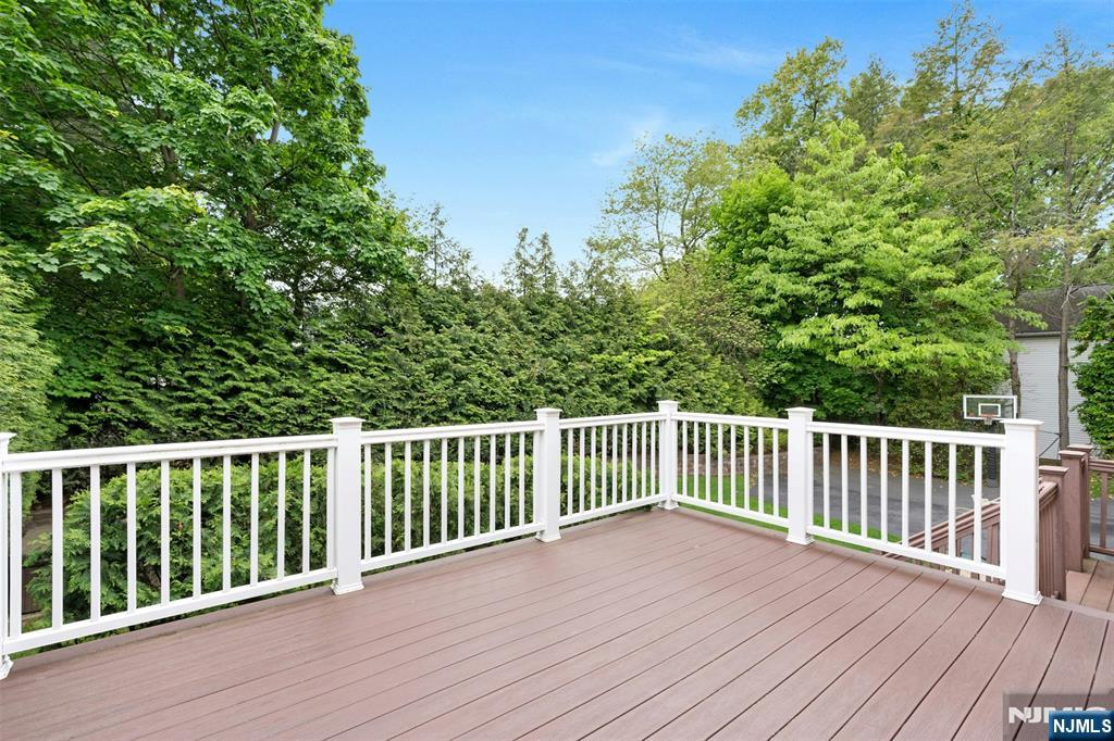 506 Sunderland Road Teaneck, NJ 07666 - Photo 39 of 42