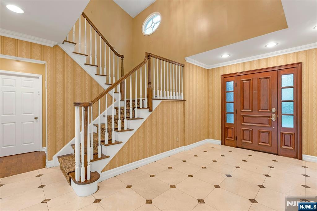506 Sunderland Road Teaneck, NJ 07666 - Photo 4 of 42