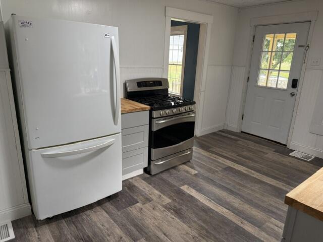 54 Stetson Road Corinna, ME 04928 - Photo 6 of 84 IMG_3684