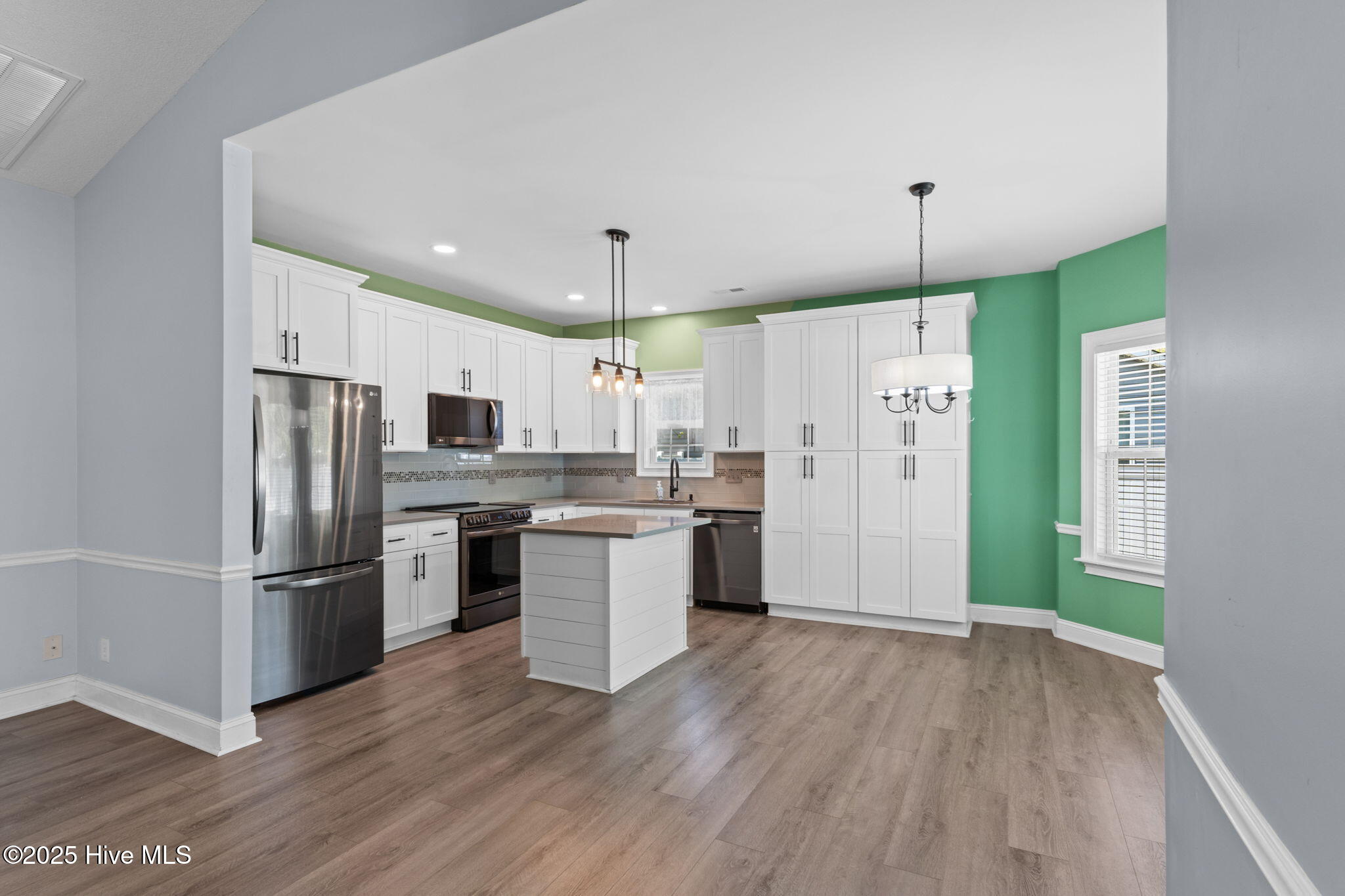 9008 Oak Ridge Plantation Drive Southwest Calabash, NC 28467 - Photo 14 of 39 Kitchen