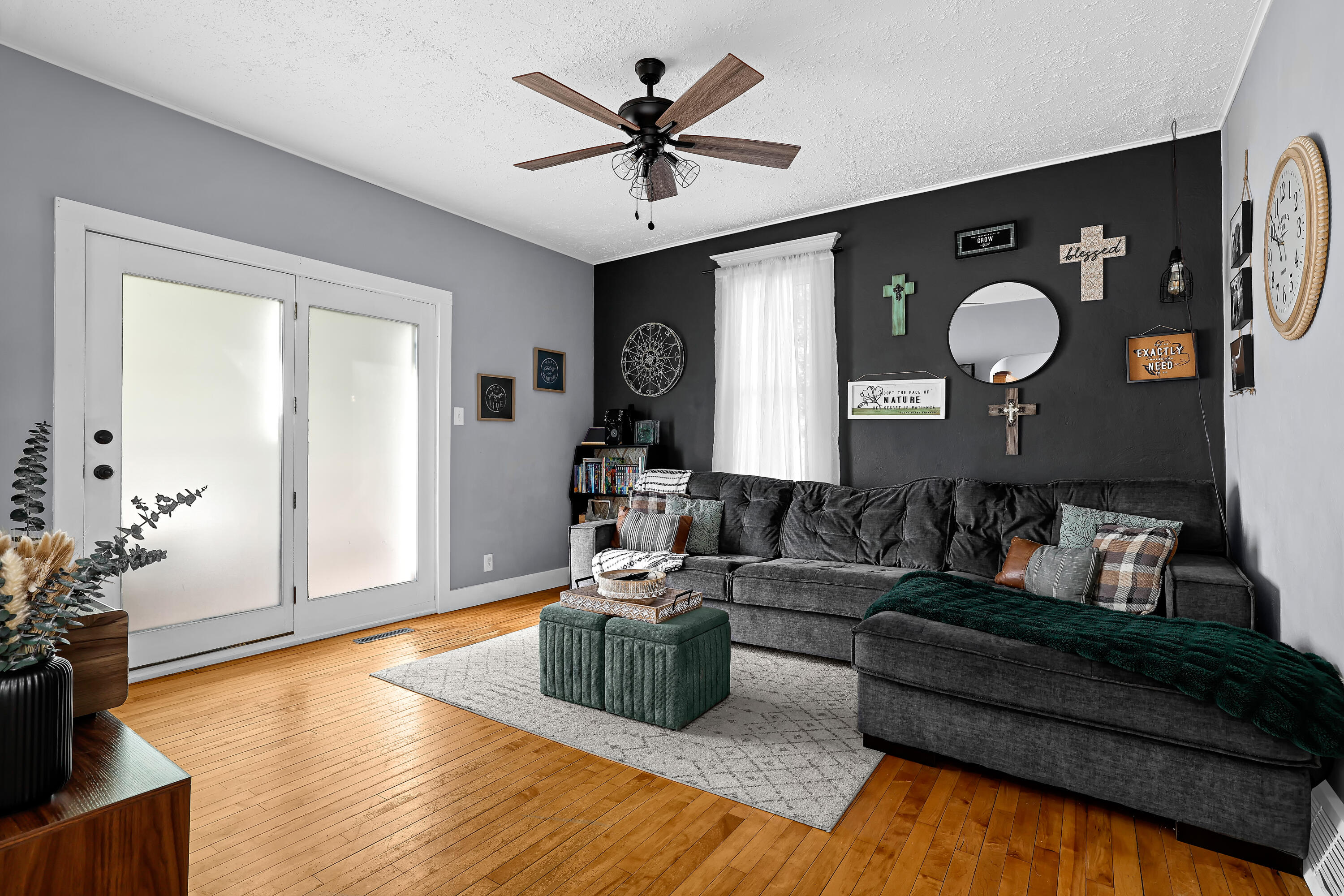 20048 West Mill Road Green Lake, WI 54941 - Photo 10 of 28 Living Room
